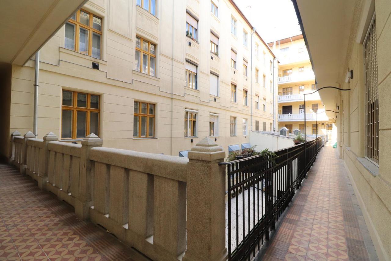 Broadway Downtown Deluxe Budapest Luaran gambar